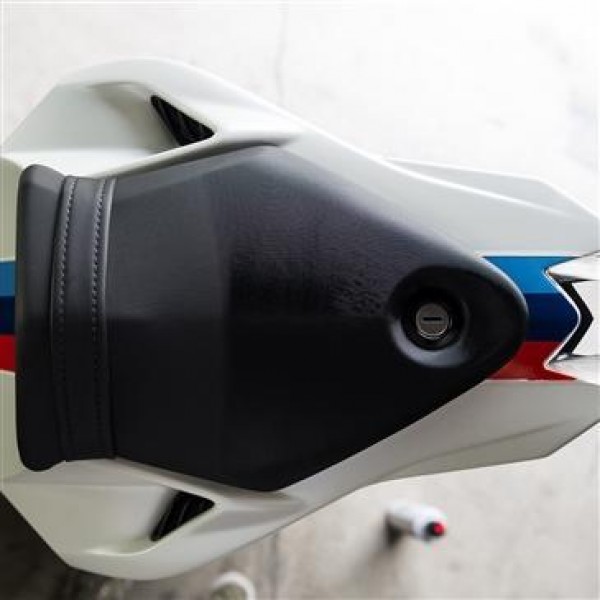 ​​​​​​​MOTO ARMOR VINYL, RUBBER AND PLASTIC PROTECTANT FOR MOTORCYCLES